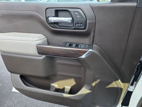 Used 2021 GMC Sierra 1500 SLT w/ X31 Off-Road Package image 27