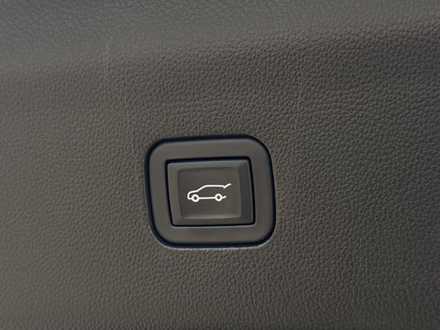 Used 2024 Buick Enclave Premium image 10