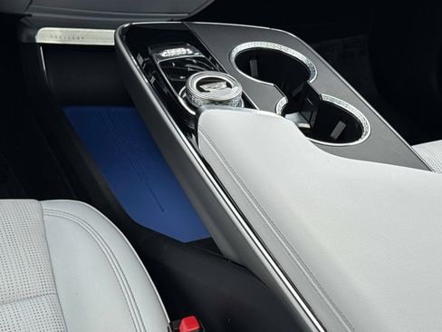 Certified 2024 Cadillac Lyriq Luxury image 3