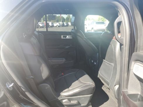 Used 2020 Ford Explorer Platinum w/ Premium Technology Package AWD/4WD image 11