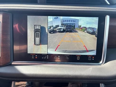 Used 2023 GMC Yukon Denali Ultimate AWD/4WD image 13