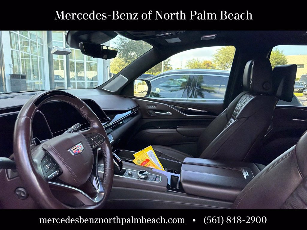 Used 2023 Cadillac Escalade Premium Luxury Platinum AWD/4WD image 4