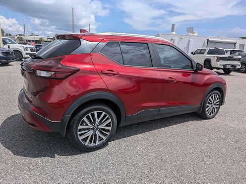 Used 2024 Nissan Kicks SV FWD image 3