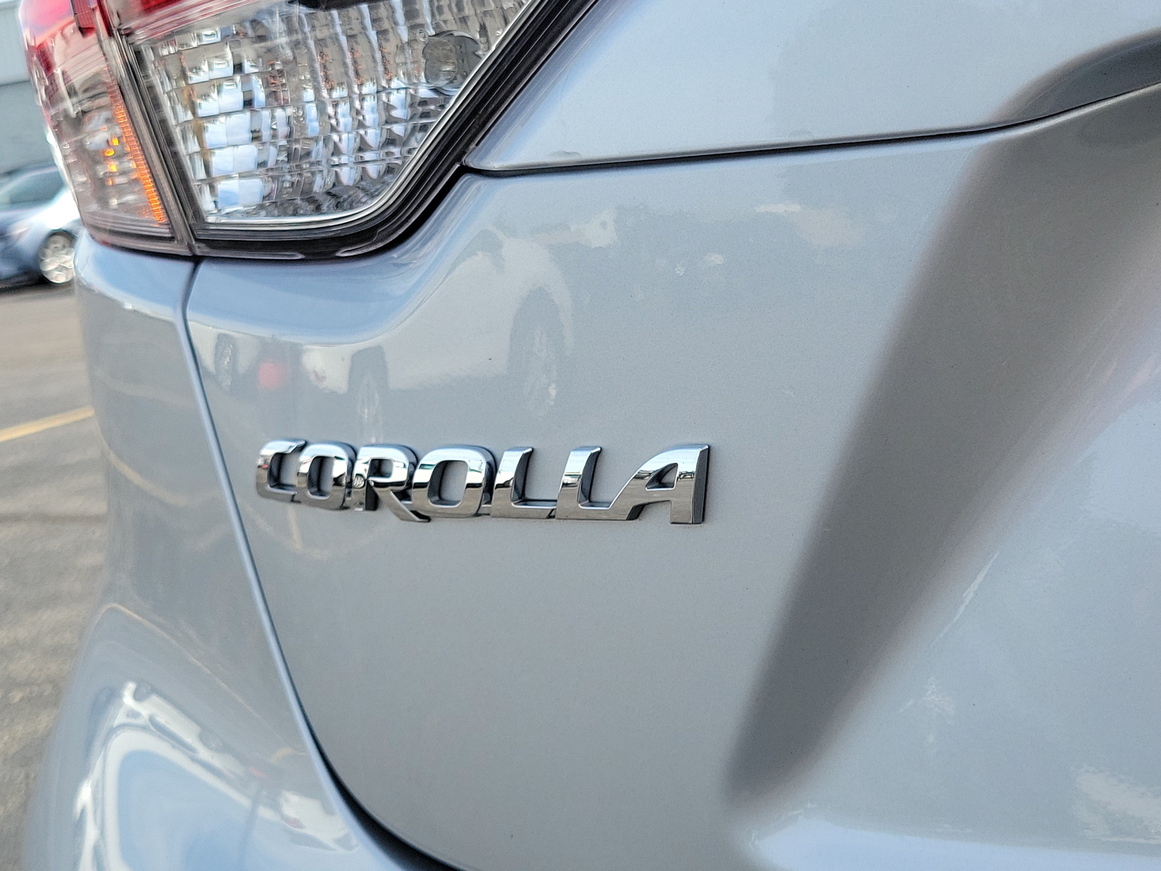 Used 2025 Toyota Corolla LE FWD image 6