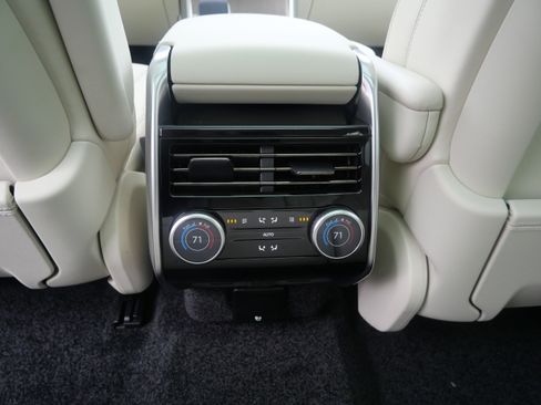 New 2026 Land Rover Range Rover SE image 7