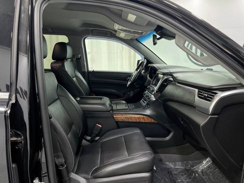 Used 2018 Chevrolet Suburban Premier AWD/4WD image 33