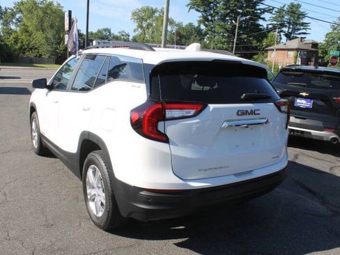 Used 2023 GMC Terrain SLE w/ Driver Convenience Package image 12