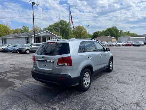 Used 2012 Kia Sorento LX w/ Third Row Pkg FWD image 5