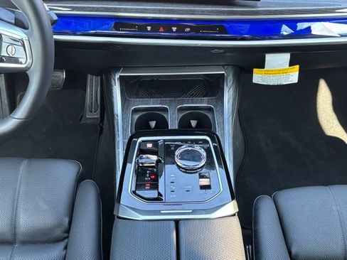 Used 2025 BMW 760i xDrive AWD/4WD image 24