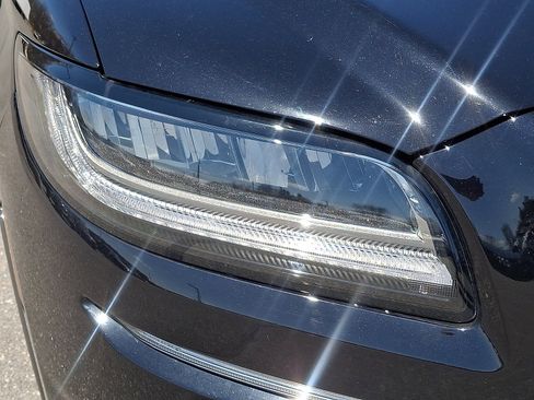 Used 2022 Lincoln Nautilus Reserve AWD/4WD image 9
