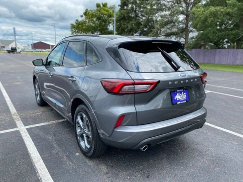 Used 2023 Ford Escape ST-Line FWD image 5