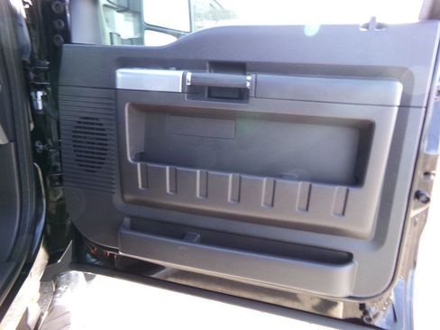 Used 2016 Ford F350 Lariat w/ Lariat Interior Package image 18