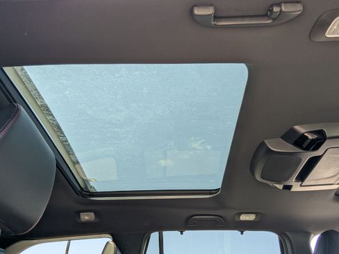 Used 2022 Honda Pilot Black Edition image 31