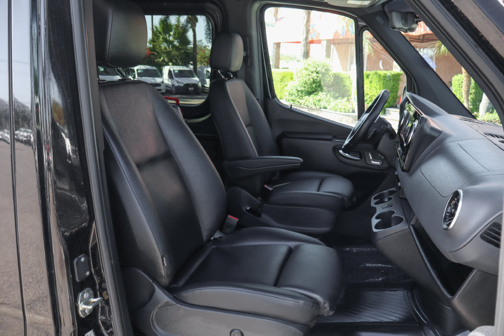 Used 2023 Mercedes-Benz Sprinter 2500 image 38