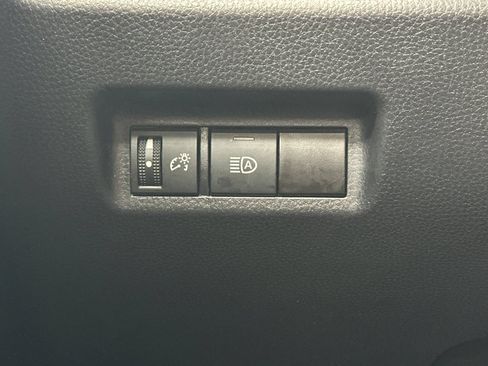 Used 2024 Toyota RAV4 XLE FWD image 34