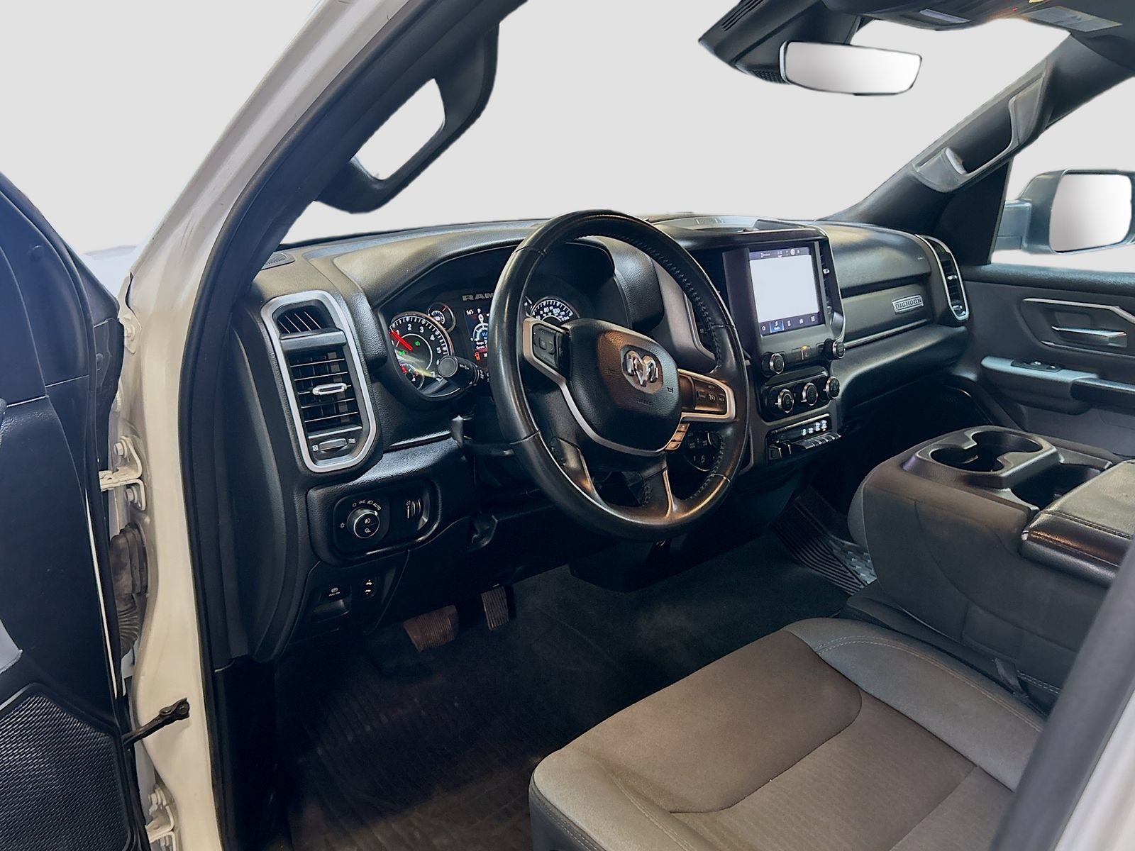 Used 2022 RAM 1500 Big Horn AWD/4WD image 9
