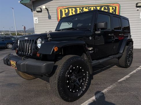 Used 2013 Jeep Wrangler Unlimited Sahara w/ Connectivity Group AWD/4WD image 2