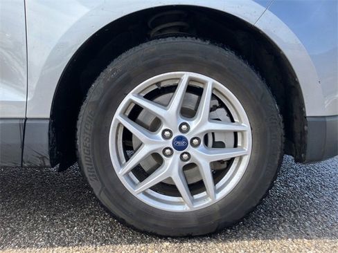 Used 2022 Ford Edge SEL image 9