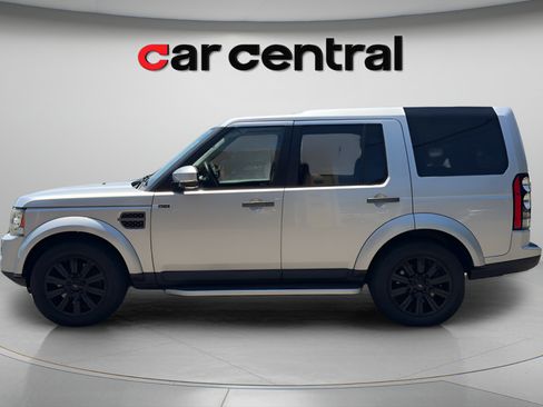 Used 2016 Land Rover LR4 AWD/4WD image 2
