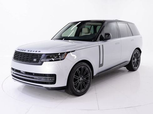 Used 2025 Land Rover Range Rover SE image 1