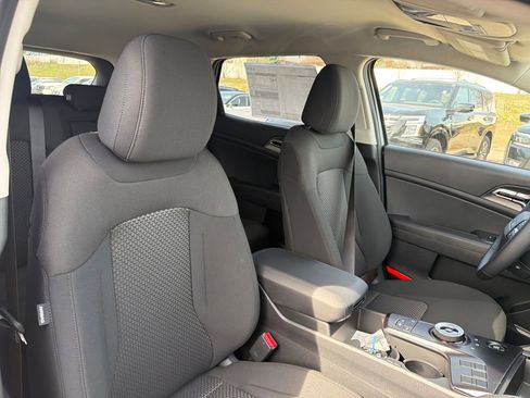 Used 2026 Kia Sportage LX image 41