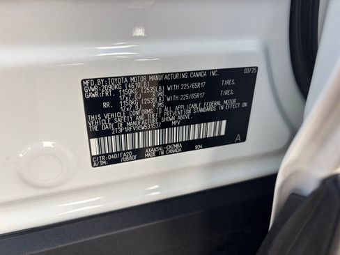 Used 2025 Toyota RAV4 XLE image 29