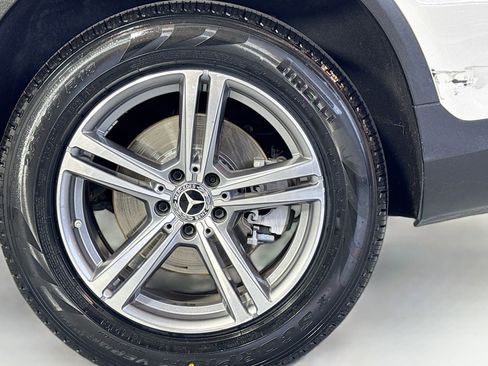 Used 2021 Mercedes-Benz GLC 300 image 29