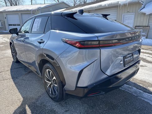 Used 2023 Lexus RZ 450e Premium image 8