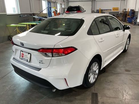 Used 2025 Toyota Corolla LE w/ LE Premium Package AWD/4WD image 6