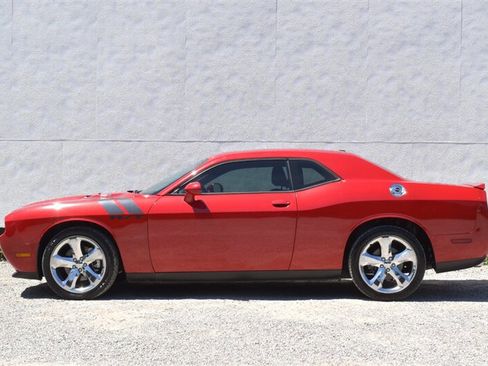 Used 2011 Dodge Challenger R/T RWD image 6