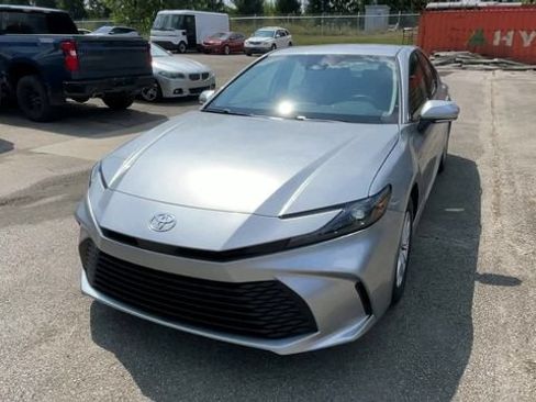 Used 2026 Toyota Camry LE w/ Convenience Package FWD image 5
