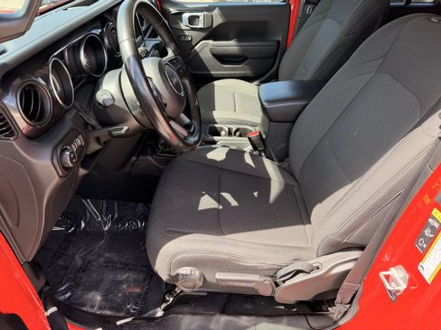 Used 2022 Jeep Gladiator Sport AWD/4WD image 9