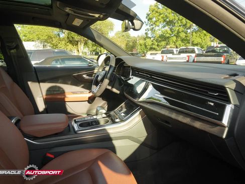 Used 2019 Audi Q8 Premium Plus w/ Premium Plus image 35