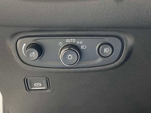 Used 2024 GMC Terrain SLT FWD image 20