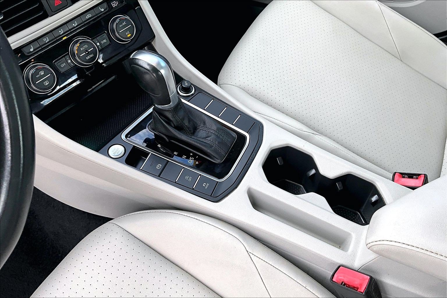 Used 2019 Volkswagen Jetta SEL FWD image 13