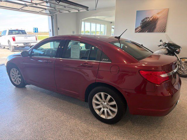 Used 2012 Chrysler 200 Touring FWD image 4