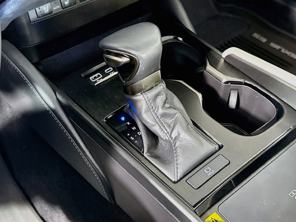 Used 2023 Lexus ES 350 w/ Premium Package FWD image 17