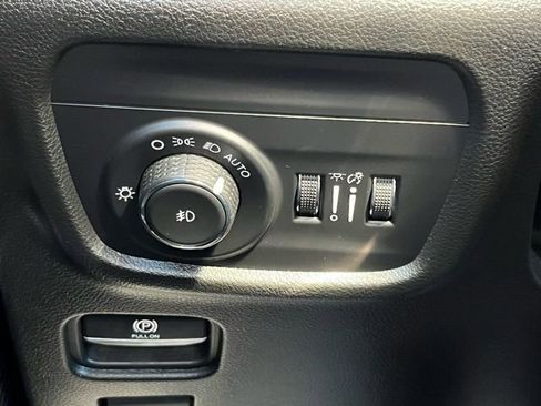 Certified 2022 Jeep Grand Cherokee Overland w/ Adv Protech Group III image 32