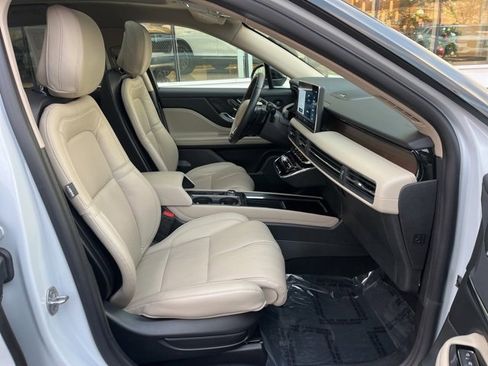 Used 2025 Lincoln Corsair Grand Touring w/ Equipment Group 302A image 20