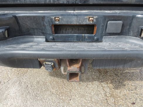 Used 2004 GMC Yukon Denali image 9