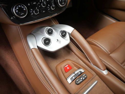 Used 2012 Ferrari FF image 24