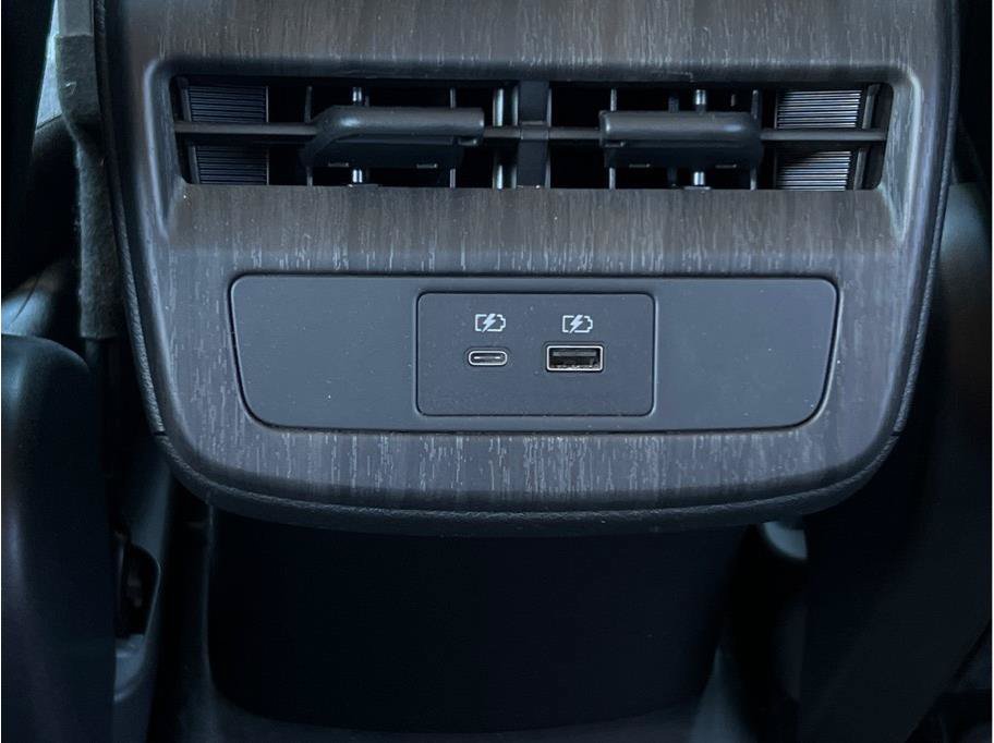Certified 2023 Nissan Ariya FWD image 10