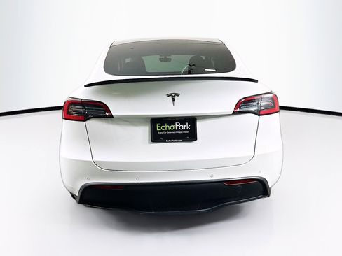Used 2021 Tesla Model Y Long Range image 7