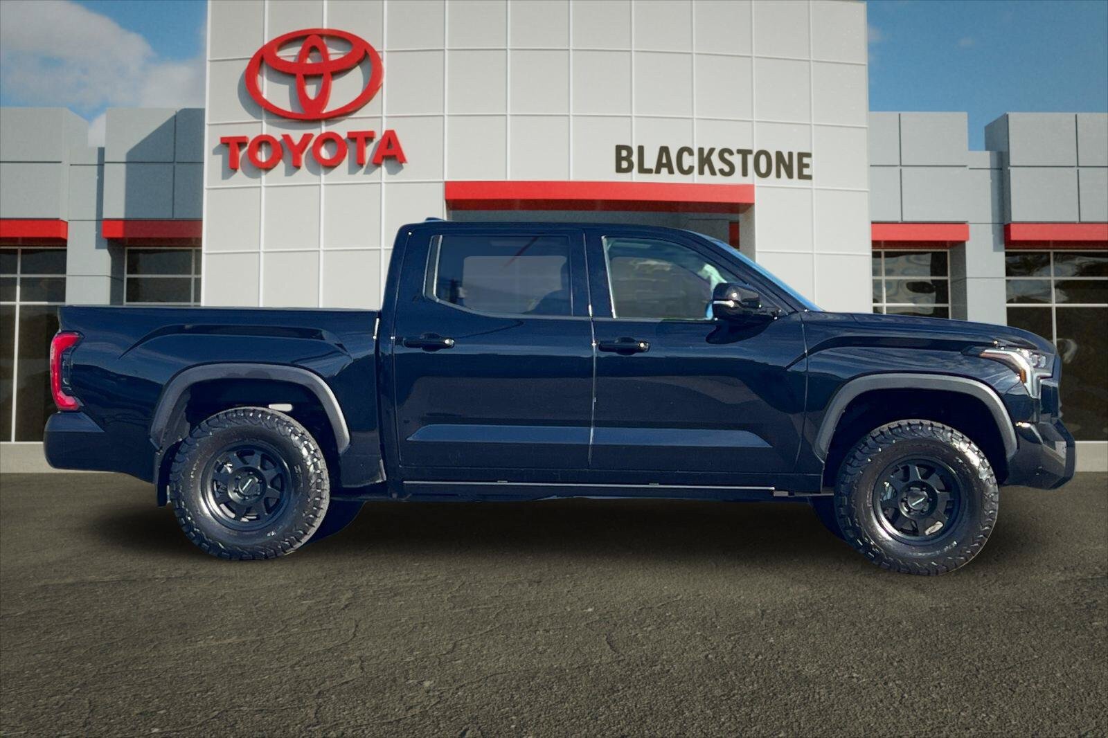 Used 2022 Toyota Tundra Limited w/ TRD Off-Road Package AWD/4WD image 2