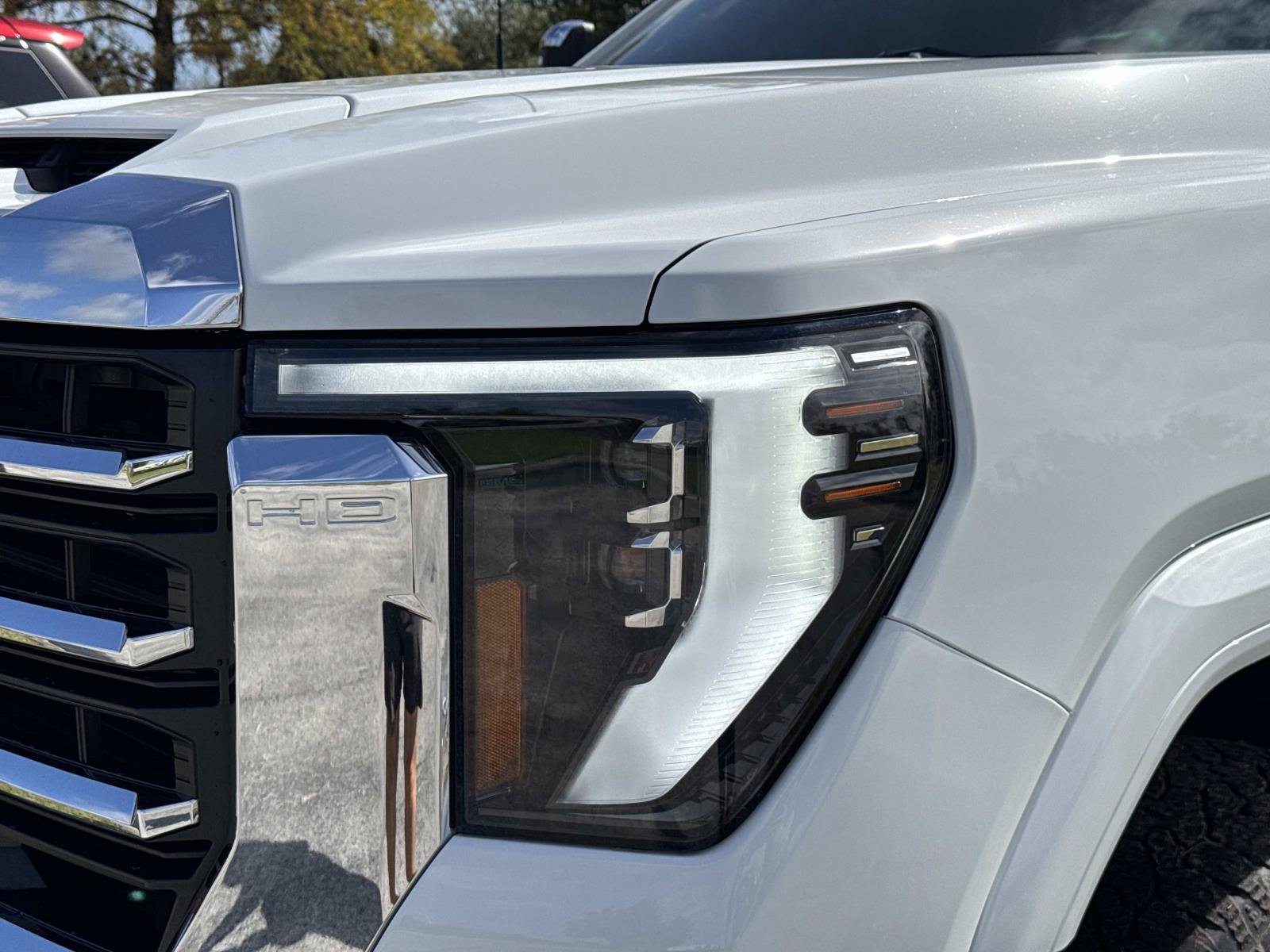 Used 2024 GMC Sierra 3500 SLT w/ SLT Premium Package AWD/4WD image 9