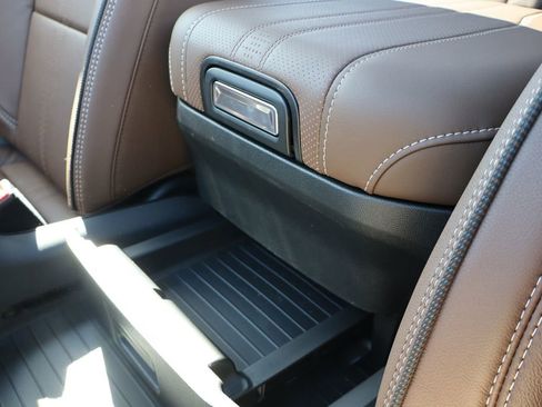 New 2026 Chevrolet Suburban High Country image 26