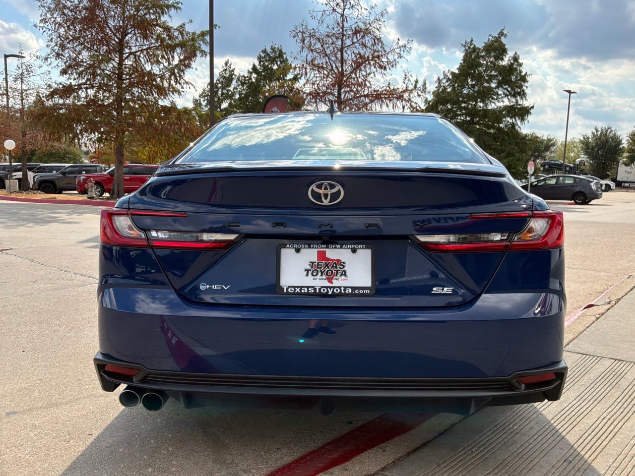 Used 2026 Toyota Camry SE FWD image 7
