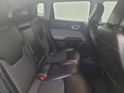 Used 2022 Jeep Compass Latitude w/ Sun and Sound Group FWD image 19