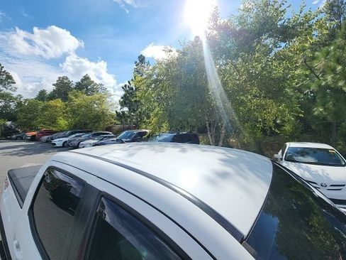 Used 2021 Toyota Tacoma TRD Off-Road AWD/4WD image 15