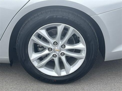 Used 2016 Chevrolet Malibu Hybrid w/ Leather Package image 12